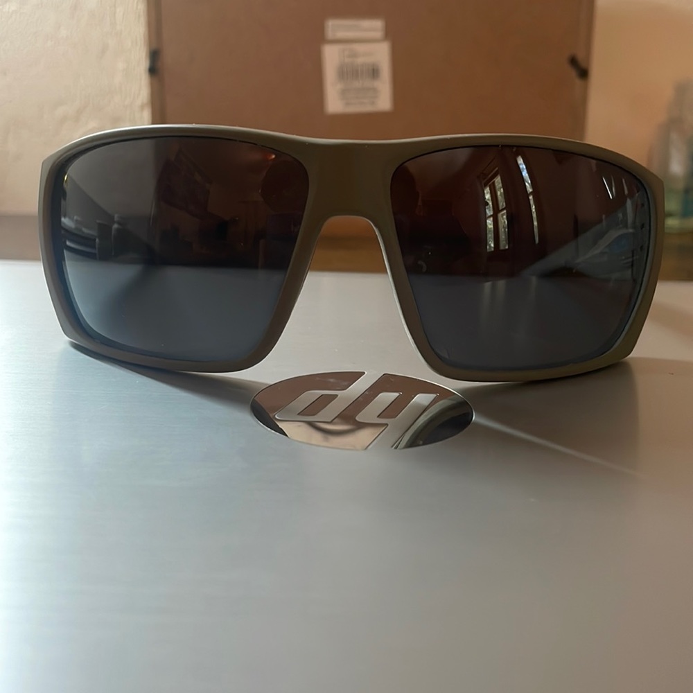 NATIVE Eyewear polaraized sunglasses Griz style, Desert Tan colorway